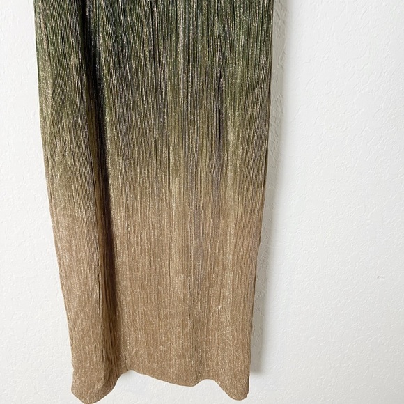 Dress The Population Gold and Green Metallic Midi Dress - Picture 3 of 8